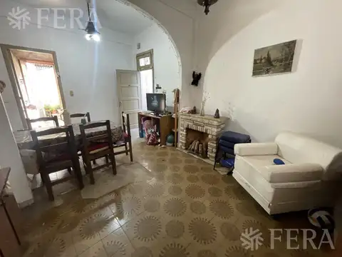 Venta casa 3 ambientes con jardín y terraza en Avellaneda
