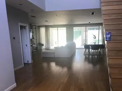 Exclusiva casa en VENTA en la mejor zona de Merlo