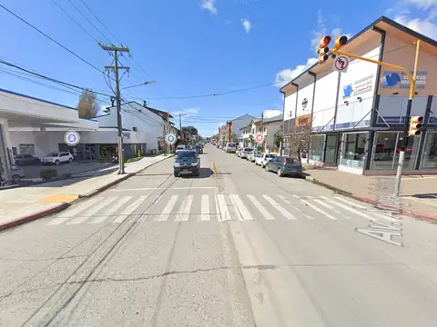 BARILOCHE, EXCELENTE ESQUINA COMERCIAL. APTO DESARROLLO. –