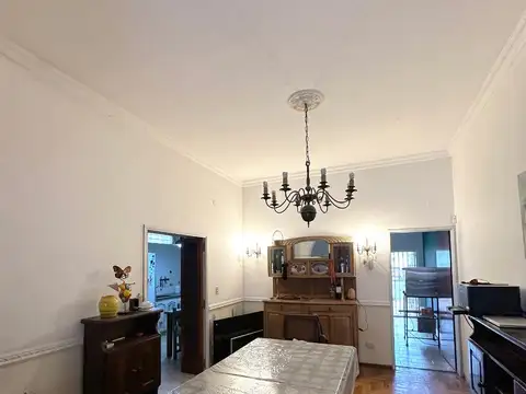 Casa en Venta con 6 cocheras