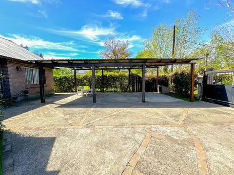 Casa en Venta con 3 cocheras