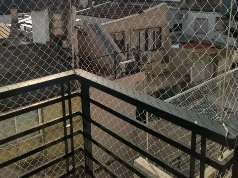 MONOAMBIENTE EN CHACARITA ! LUMINOSO ! EXCELENTE UBICACIÓN !