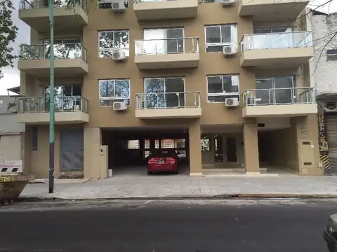   OPRTUNIDAD   RIO DE JANEIRO AL 700 COCHERA FIJA  CUBIERTA 1° Y  2° SUBSUELO RAMPA MUY COMODA