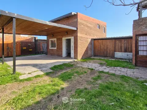 Casa en Venta con 2 cocheras