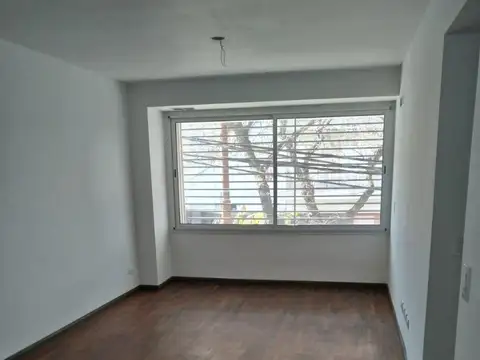 PARAGUAY 2308 Piso 1 UN DORMITORIO CON COCHERA