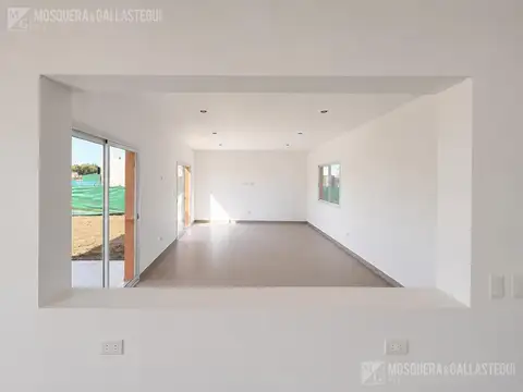 Casa en Alquiler en Pilar Del Este - Santa Sofia, USD 1.200