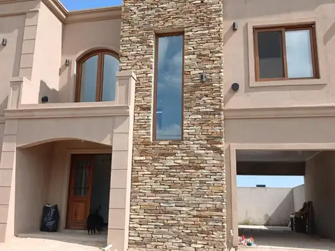 CASA DE 7 AMB.A ESTRENAR EN S,A,DE ARECO