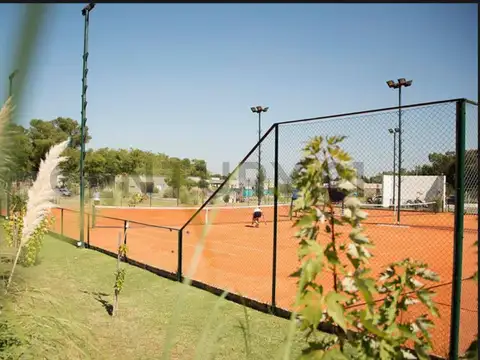 El DeslindE , Piso 0