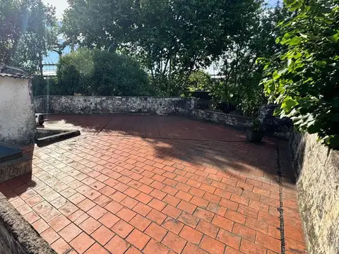 Multifamiliar 4 amb en Venta – Caseros A RECICLAR