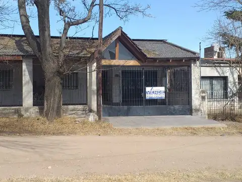 Casa 2 ambientes con 1 baño