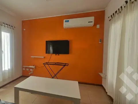 Casa 9 ambientes con 4 baños
