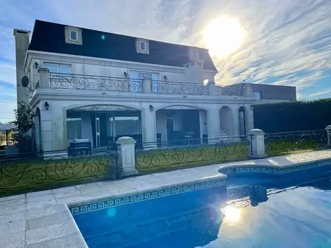 Casa en Venta de 5 dormitorios