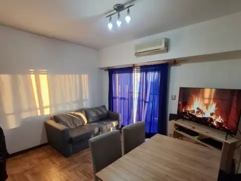 DEPARTAMENTO DE 3 AMBIENTES SEMIPISO AL FRENTE CON BALCON CORRIDO