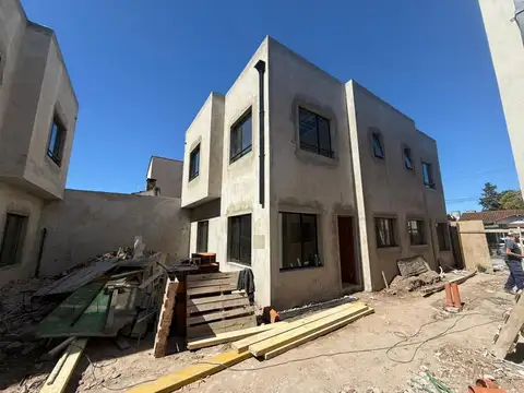 VENTA DUPLEX 3 AMBIENTES EN SAN MIGUEL