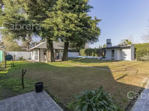 Casa en  venta 45 e 244 y 245, La Plata