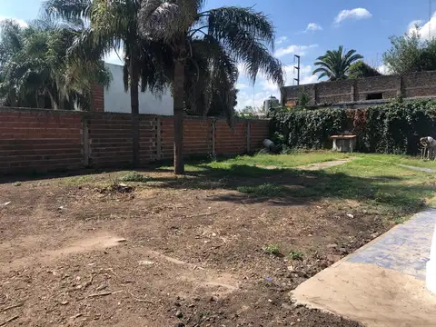 Casa en Alquiler con 5 cocheras