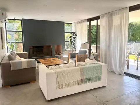 Casa funcional y canchera en venta en Barbarita
