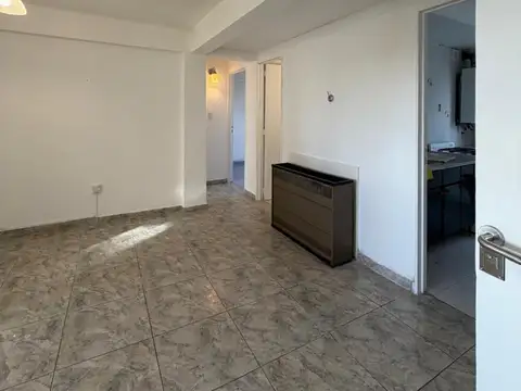 PREFECTURA NAVAL 800, Piso 1