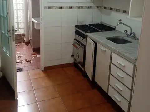 Depto Tipo Casa en Alquiler en Caseros, $ 750.000