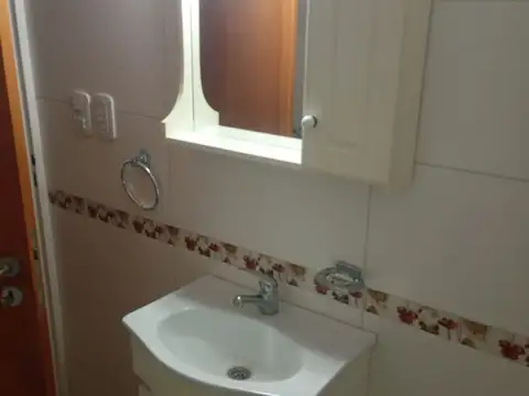 Depto Tipo Casa en Alquiler de 3 ambientes