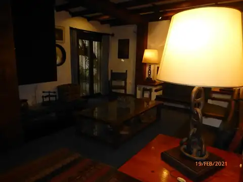 Excelente Institución VARIOS DESTINOS