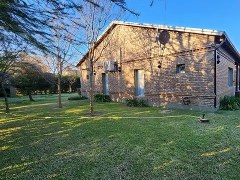 Casa en Venta con 2 cocheras