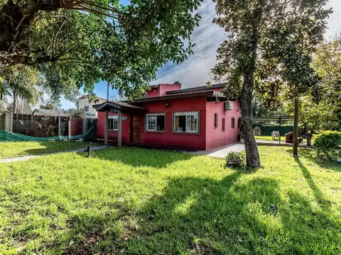 Casa en Venta con 2 cocheras