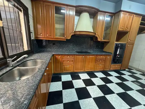 Casa Venta Flores 4 Dormitorios Lote 866x26 Garage