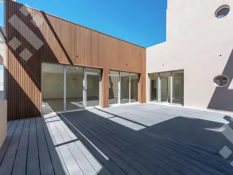 Alquiler oficinas en dos plantas- frente de ruta 22- Cipolletti