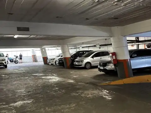 Garaje de 200 cocheras x rampa en la av. 9 de Julio  
