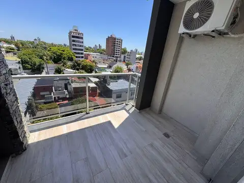 José de San Martin al 100