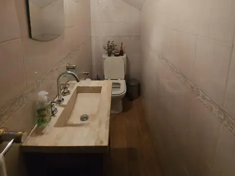 Depto Tipo Casa 4 ambientes con 2 baños