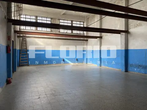 Local de 259 m2 cubiertos en venta en Florida