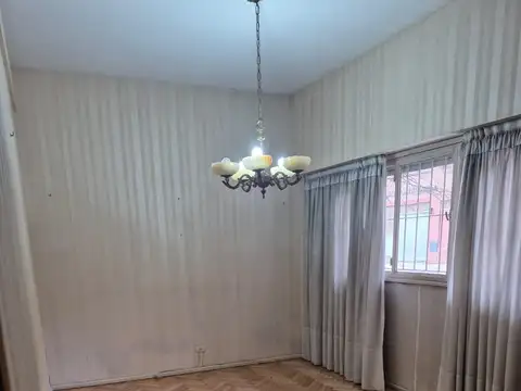 Departamento 2 Ambientes Planta Baja al frente -