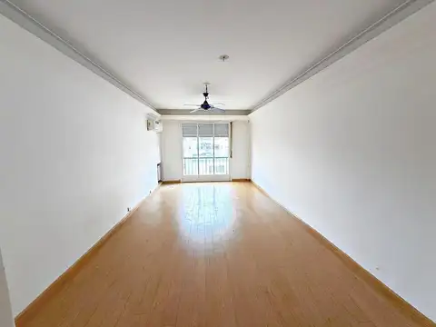 Departamento impecable 3 ambiente con dependencia  