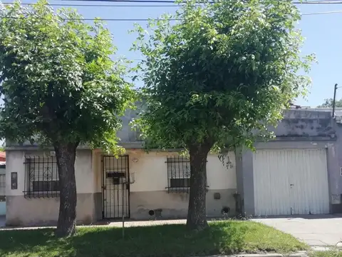 Depto Tipo Casa 3 ambientes con 2 baños