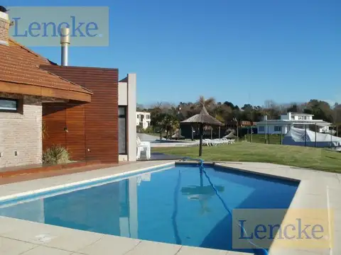 Terreno en Venta en Bahía Del Sol, USD 950.000