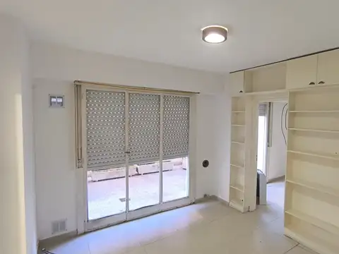 Departamento en alquiler en La Plata, 1 dorm con patio