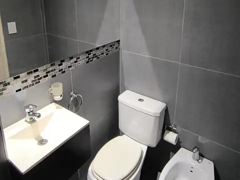 Departamento en alquiler en La Plata, 1 dorm con patio