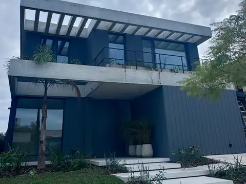 Venta casa Castaños Nordelta 5 ambientes estrenar
