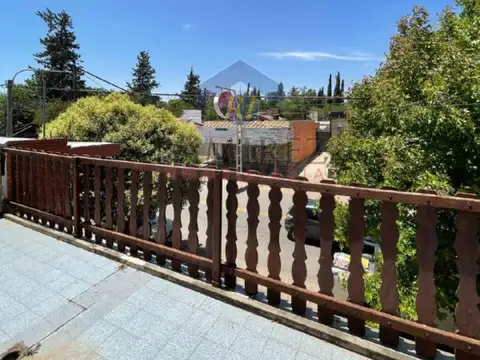 CASA CON LOCAL Y DPTO