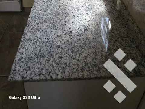 Depto Tipo Casa 4 ambientes con 3 baños