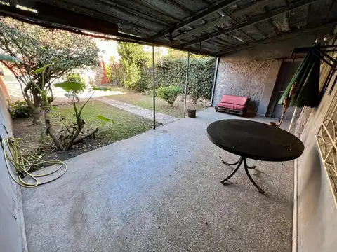 Depto Tipo Casa en Venta en Flores, USD 125.000