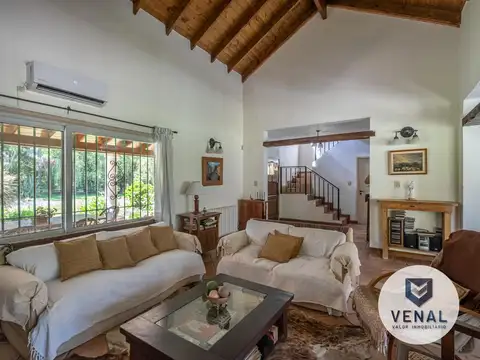 Casa en Venta con 6 cocheras