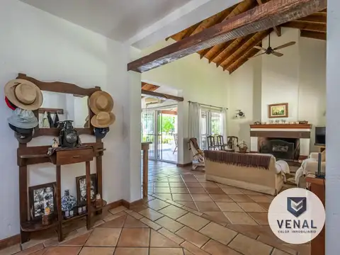 Casa 6 ambientes con 3 baños