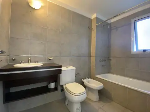 Departamento en Alquiler con 1 cocheras
