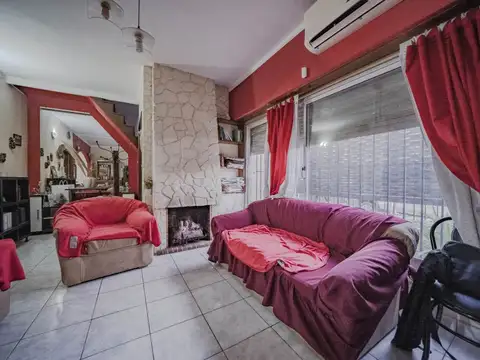 Casa en Venta con 3 cocheras