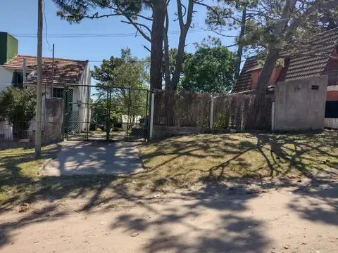 Casa en Venta, Villa Gesell, Zona Centro.-