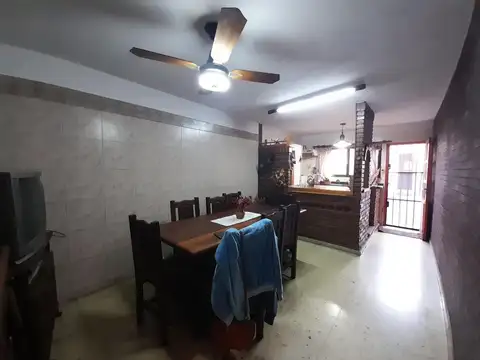 HERMOSO CHALET DE 7.50 x 50 MTS