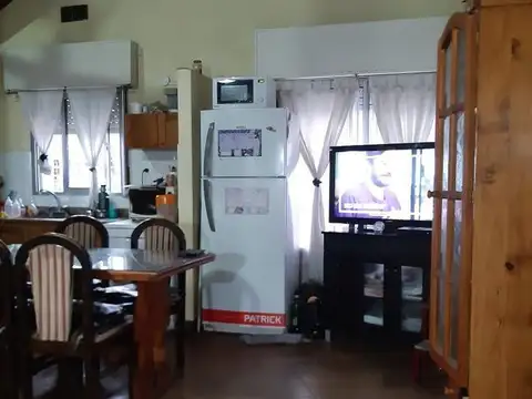 Casa en venta - 3 dormitorios 2 baños - jardin y patio - 182mts2 - Monte Grande